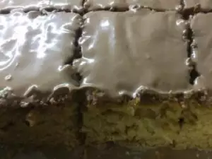 Негритенок с шоколадом и грецкими орехами