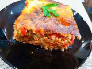 Запеканка с мясным фаршем, сладким перцем и рисом