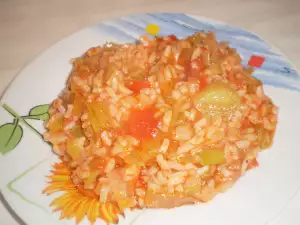 Рис с луком-пореем и помидорами