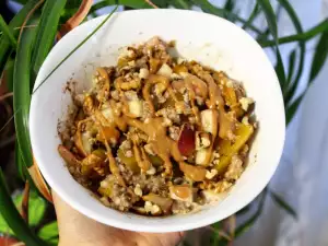 Овсянка с яблоком и корицей