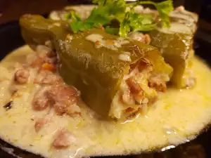 Перец с начинкой из мяса и риса