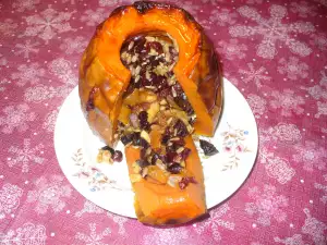 Сладкая тыква, фаршированная фруктами