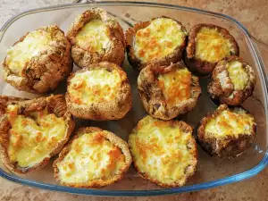 Фаршированные грибы с яйцами и брынзой в аэрофритюрнице