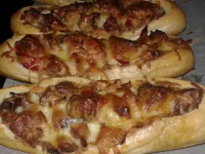 Хлебцы с начинкой из куриного мяса, помидоров и брынзы