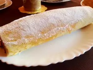 Нежный рулет с джемом