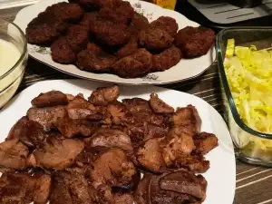 Жареный свиной язык со сливочным маслом