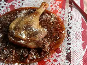 Печеные утиные ножки с соусом