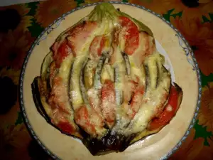 Цветок из баклажана и кабачка