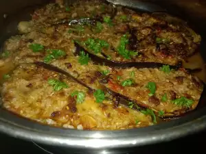 Баклажаны с мясным фаршем и рисом в духовке