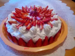 Торт Павлова с клубникой