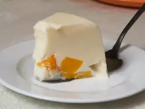 Желейный пирог с персиками
