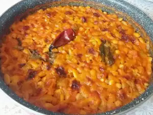Запеченная фасоль по-деревенски