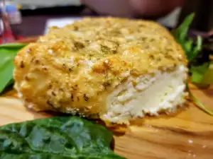 Запеченный козий сыр