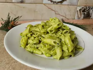 Пенне с соусом песто из рукколы
