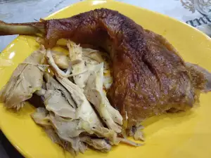 Нежный петух целиком в духовке