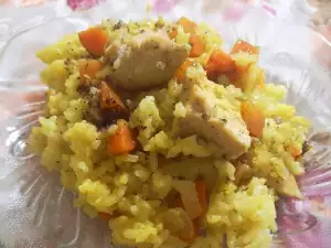 Курица с рисом и морковью в духовке