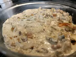 Курица жульен с плавленым сыром и сливками