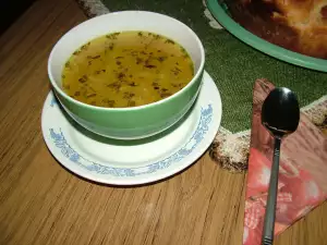 Вкусный куриный суп с вермишелью