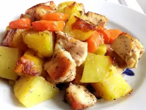 Куриное филе с картошкой и морковью