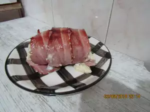 Куриный рулет в беконе