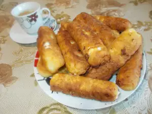 Жареные трубочки из теста с начинкой