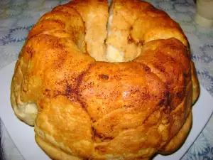 Каравай в форме для кекса с сыром и брынзой