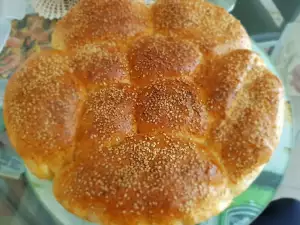 Пышный каравай с живыми дрожжами и кислым молоком