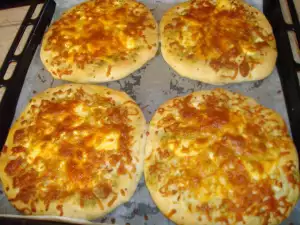 Лепешки с сыром и брынзой