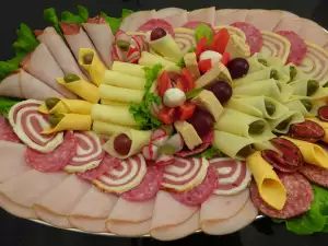 Блюдо с закусками для особого повода