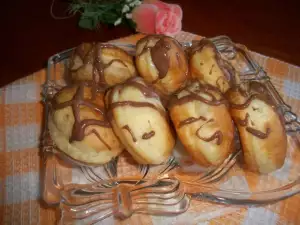 Пончики с начинкой из домашнего крема