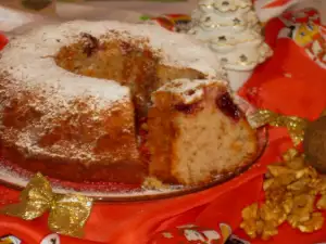 Постный кекс с орехами и вареньем