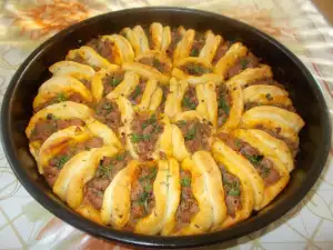 Праздничный пирог с мясным фаршем кусочками