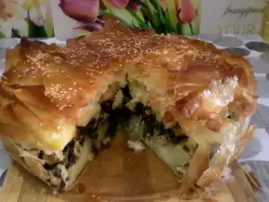 Весенний пирог с листьями теста фило