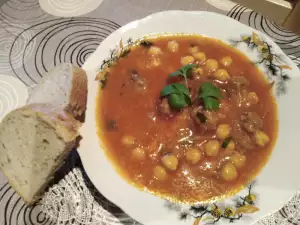 Рагу с нутом и фаршем