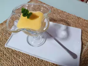 Яичный крем со сливочным маслом и ванилью