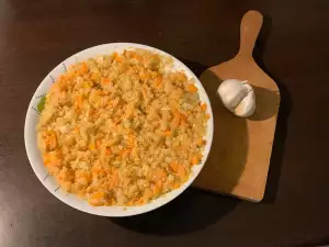 Салат с киноа, огурцом и морковью