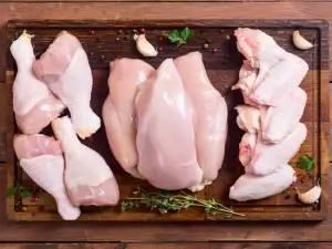 Как быстро разморозить курицу?