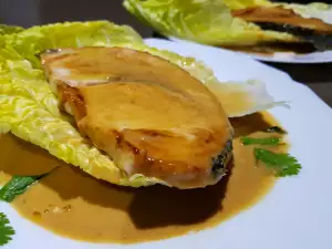 Меч-рыба с соусом из креветок