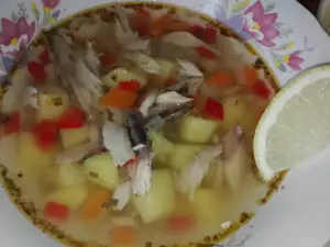 Рыбный суп со скумбрией и овощами