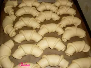 Аппетитные рогалики с брынзой