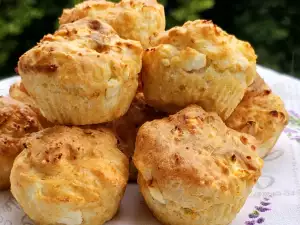 Лохматые маффины Добруджанки с брынзой