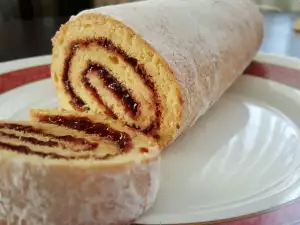 Нежный рулет с джемом