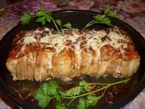 Рулет из бекона и куриного филе