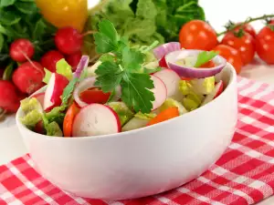 Салат из Лука и Редиски