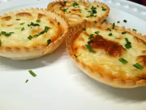 Соленые тарталетки с сыром