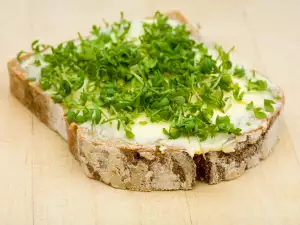 Чесночное масло с патрушкой