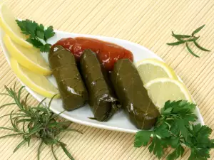 Голубцы из виноградных листьев с киноа