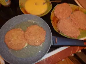 Шницели из мясного фарша в панировке