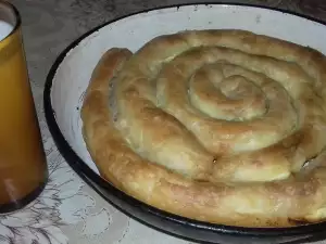Бюджетная скрученная баница с брынзой