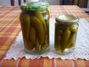 Перцы в банках